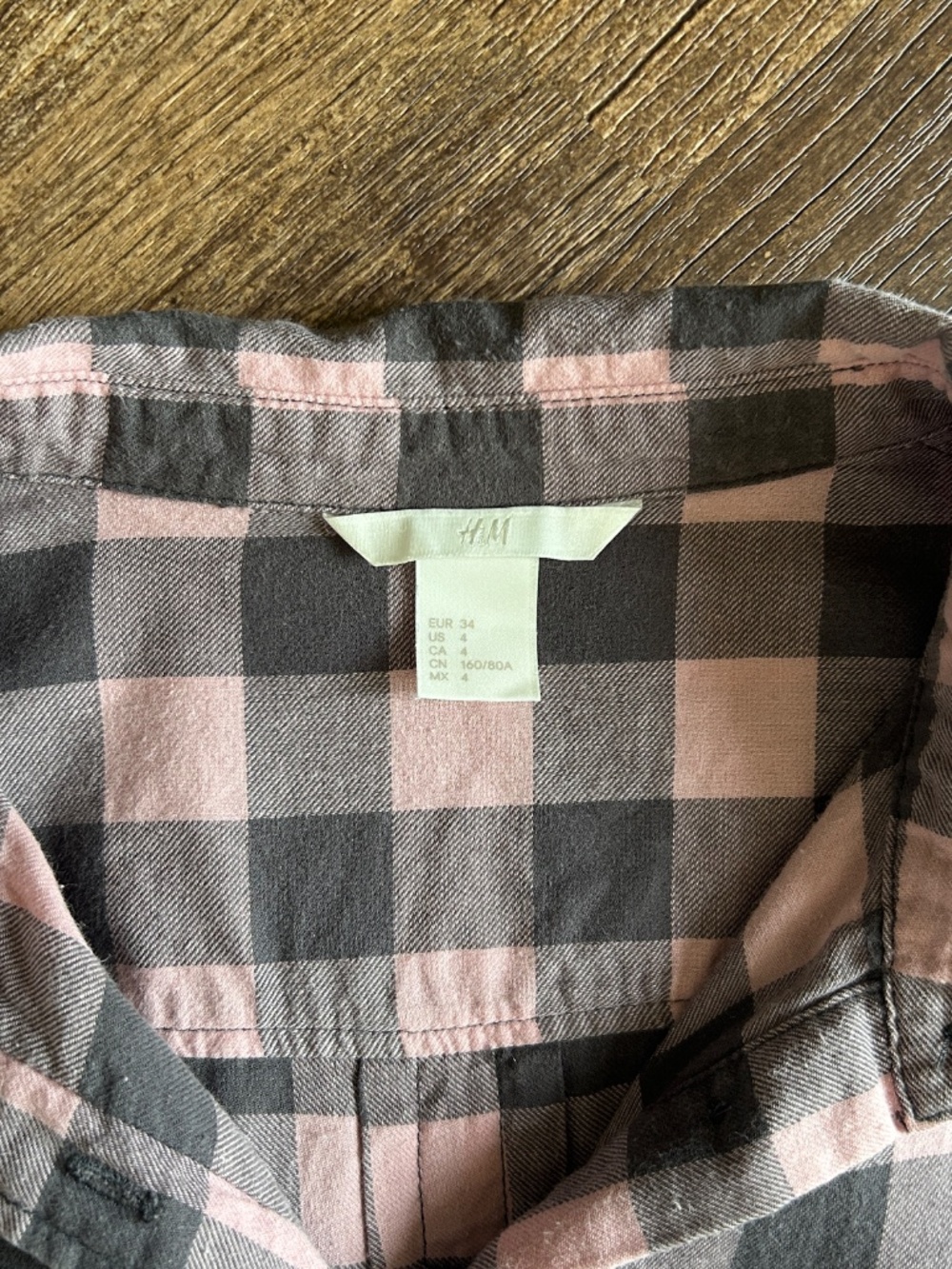 H&M pink gray plaid checked button-up flannel shirt - Picture 4 of 6
